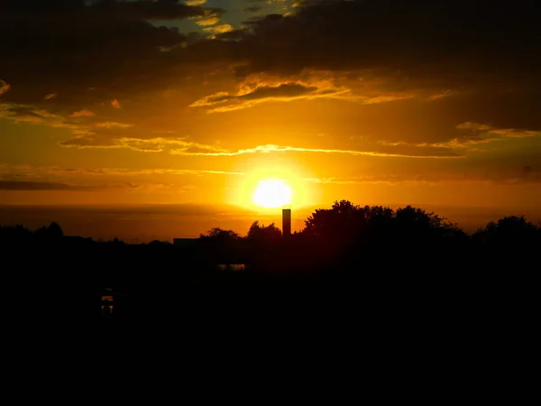 地平線の素晴らしい夕日 — ストック写真