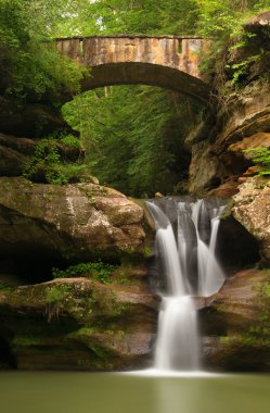 Yaşlı adamın Mağarası, Hills devlet parkı, Ohio Hocking üst Falls.