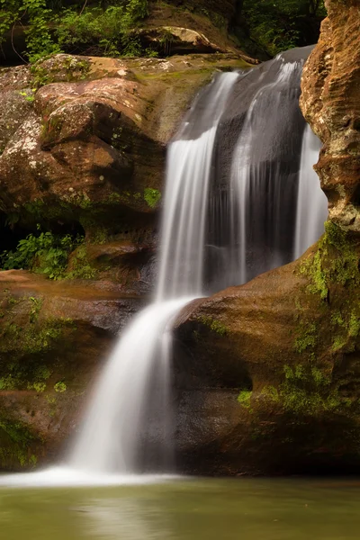 Upper Falls at Old Man's Cave, Hocking Hills State Park, Ohio. — Stock Photo, Image