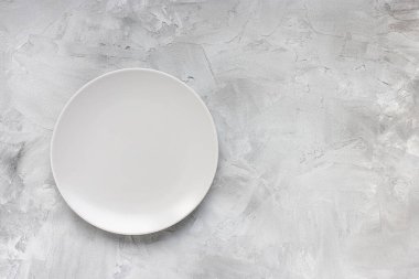 Kaba gri minimalist arkaplanda boş plaka