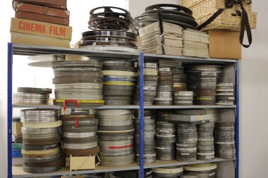 Bir depolama eski kutu film