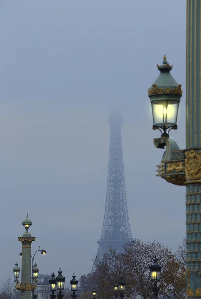 Eiffel Tower seen from the Place de la Concorde in Paris — Stock Photo, Image