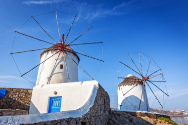 Ünlü Mykonos Windmills