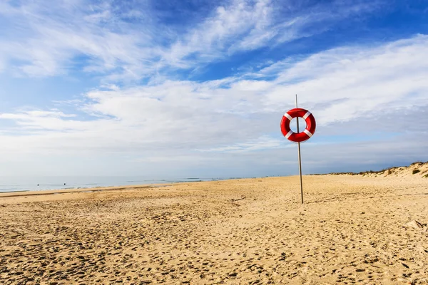 Leven boei op Praia Barril in Santa Luzia — Stockfoto