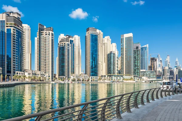 Promenade sepanjang Dubai Marina — Stok Foto