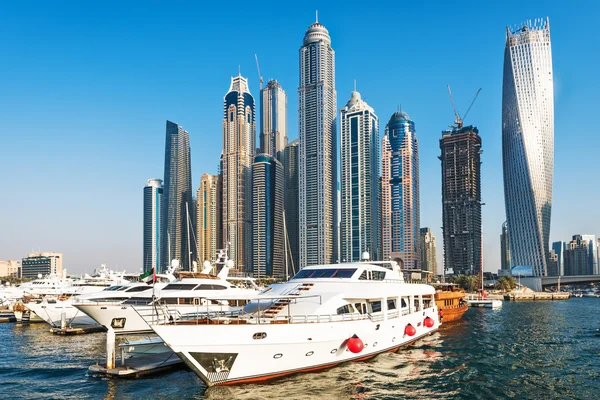Яхти в Дубаї Марина — стокове фото