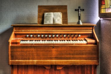 Antique organ clipart