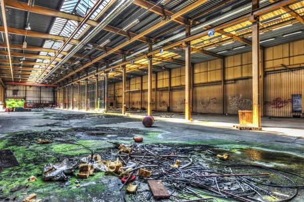 Old empty warehouse — Stock Photo, Image