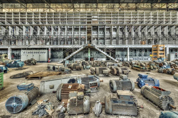 Interior de una central eléctrica abandonada — Foto de Stock