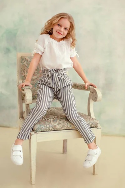 Little Blonde Girl Posing Studio Fashionable Timeless Photography — Stock Photo, Image