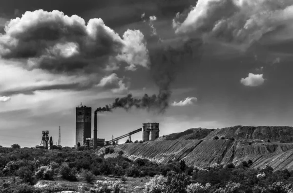 Mijnbouw Vervuilt Het Milieu Vuil Vuil — Stockfoto