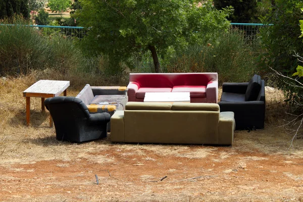 Yaşlı dökümü mobilya