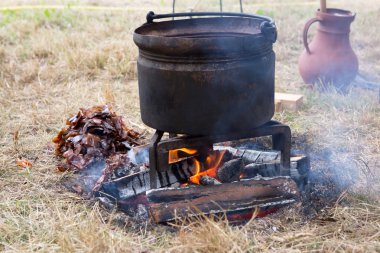 Roma tencereye yanıyor