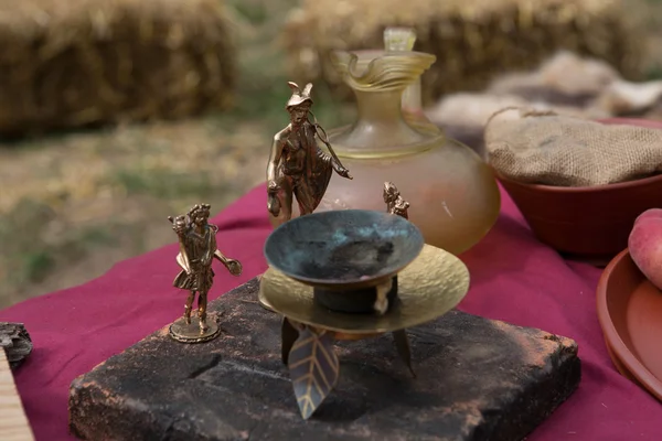 Roma nesne bir tablo üzerinde