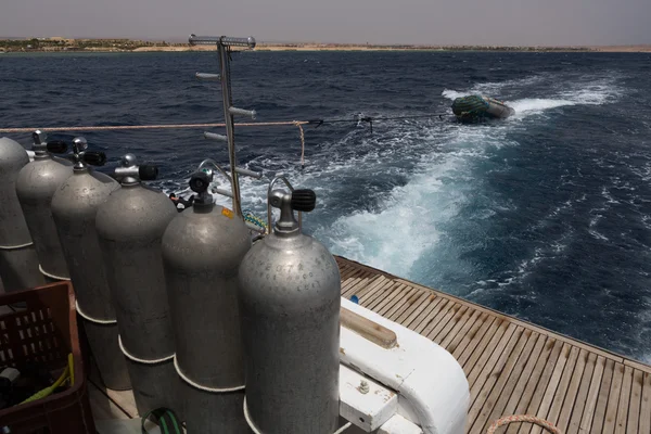 Dalış şişeleri ve pis