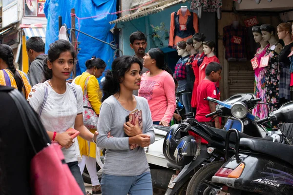 Bangalore India Agosto 2018 Población Local Concurrido Mercado Shivajinagar —  Fotos de Stock