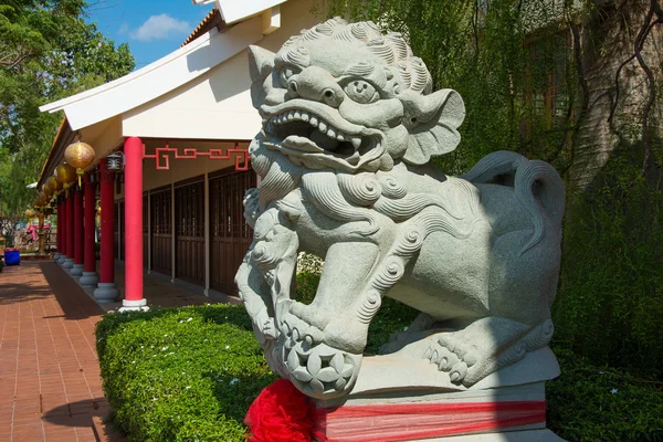 Stone lion statue in a Chinese temple — Stock Photo, Image