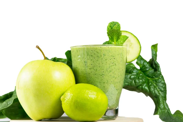 Gezonde groene fruit smoothie met appels, spinazie, komkommer, l — Stockfoto