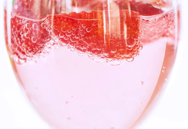 Sparkling wine champagne and strawberry — Stock Photo, Image