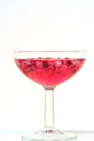Romã fresca prosecco cocktail bebida de verão — Fotografia de Stock