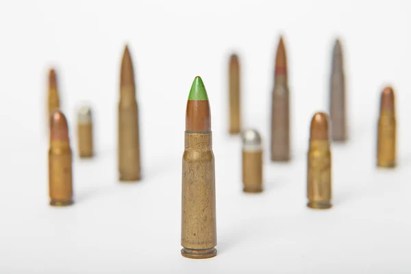 Una selección de balas aisladas en blanco . —  Fotos de Stock