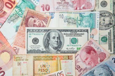 Kağıt para farklı ülkelerin kökenli. Orta Amerikan Doları