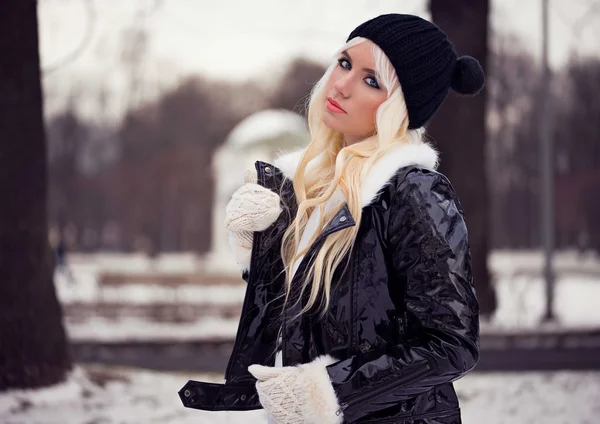 Portrait of pretty blonde girl — Stock Photo, Image