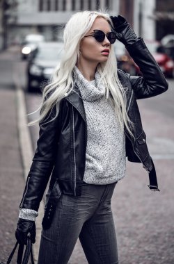 Güzel model dışında yürüyüş