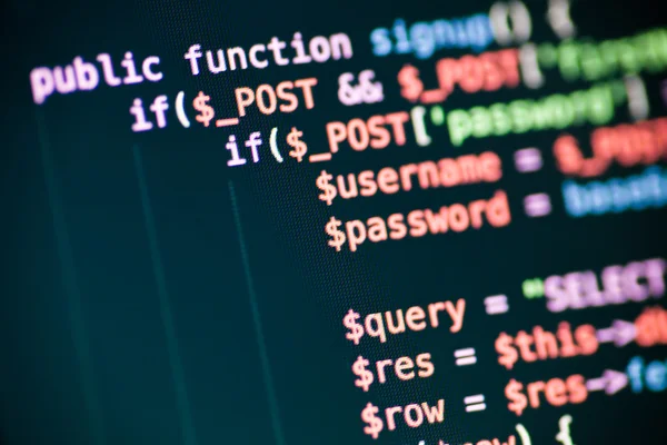 PHP kod satırı bir monitörde