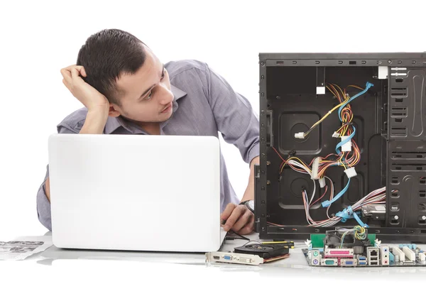 Especialista en reparación de computadoras — Foto de Stock