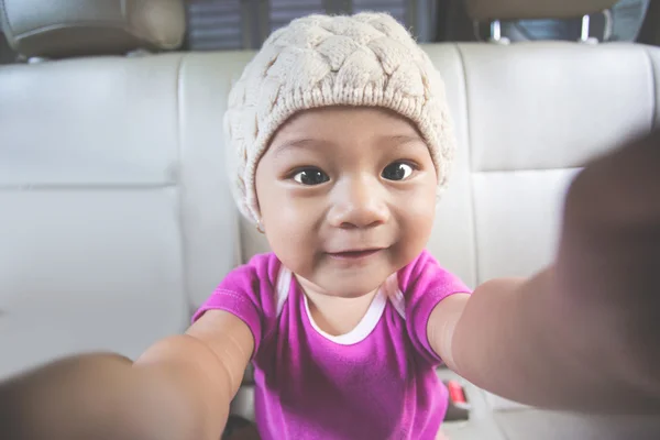 Pequeno bebê bonito — Fotografia de Stock