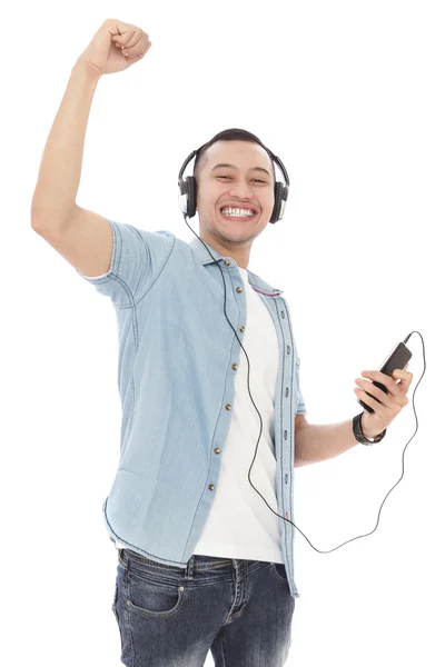 Hombre escuchando música — Foto de Stock