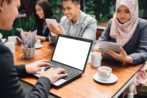 Réunion d'affaires dans un café — Photo