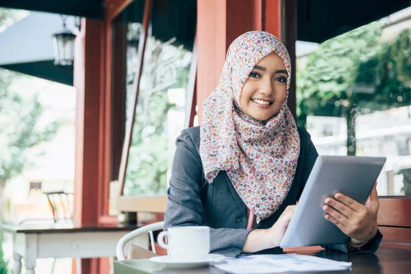 Geschäftsfrau in Kaffeepause — Stockfoto