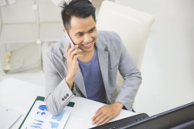 konuşan akıllı iş adam 