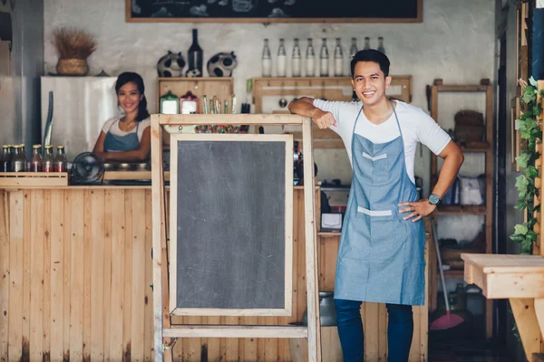 Jóvenes socios comerciales — Foto de Stock