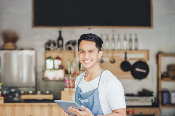 Küçük işletme sahibi coffee shop — Stok fotoğraf