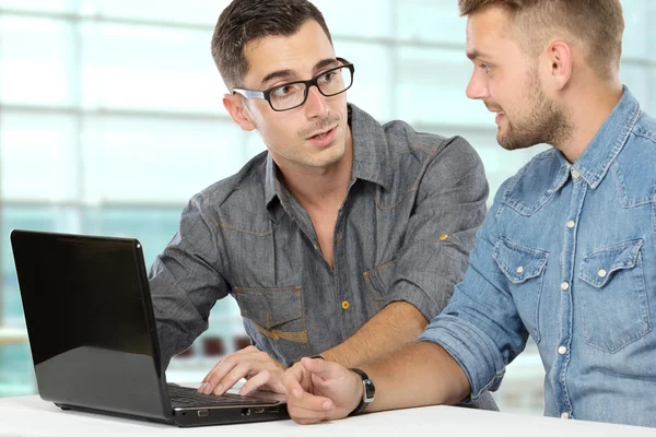 Gelegenheitsunternehmer diskutieren — Stockfoto