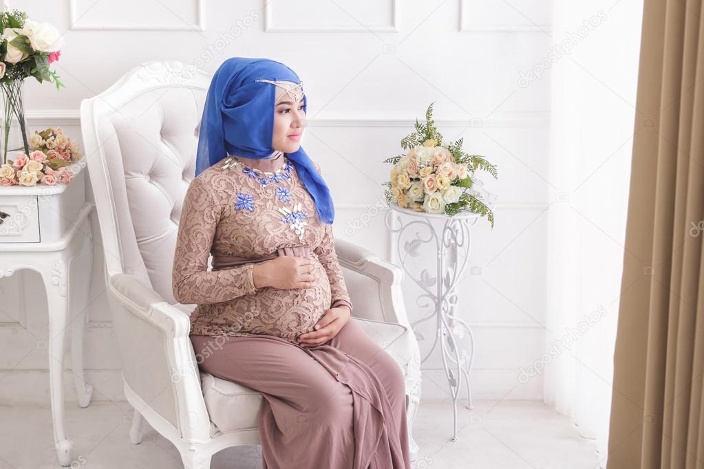 femme musulmane enceinte cv92