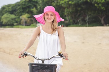 Kadın binicilik bisiklet Plajı