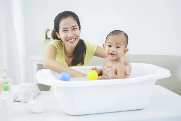 Baby having bath — Stock Photo, Image