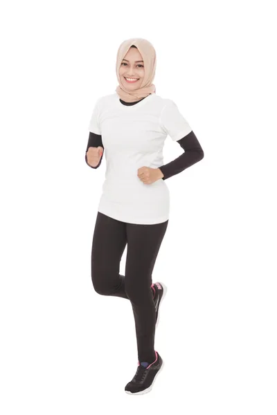 Schöne asiatische sportliche Frau joggen — Stockfoto