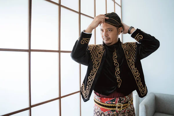 A portrait of a costume traditional Javanese man. — Stock Photo, Image