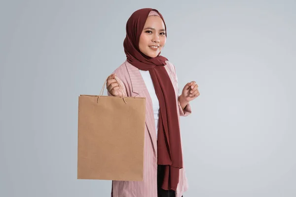 Šťastný obchod muslim žena portrét — Stock fotografie