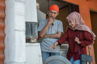 elektronik tamircileri müşteri şikayetleri sunar