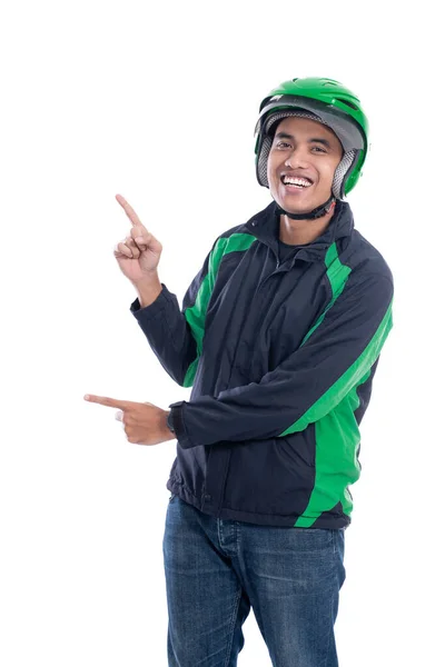 Samec motorový taxikář nebo jezdec se svou uniformou představuje — Stock fotografie