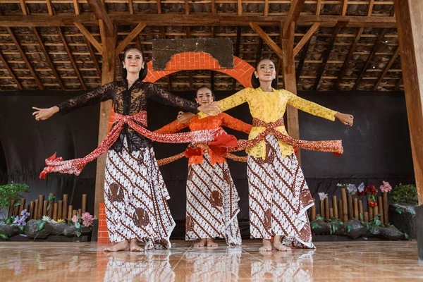 Portret van een traditionele Javaanse danser — Stockfoto