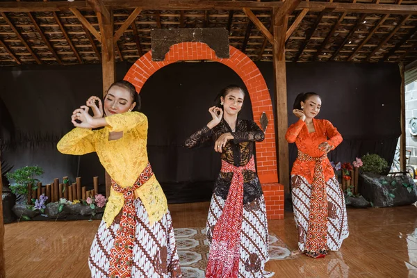 Dançarino javanês parte da cultura indonésia — Fotografia de Stock