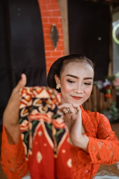 Porträt einer traditionellen javanischen Tänzerin — Stockfoto