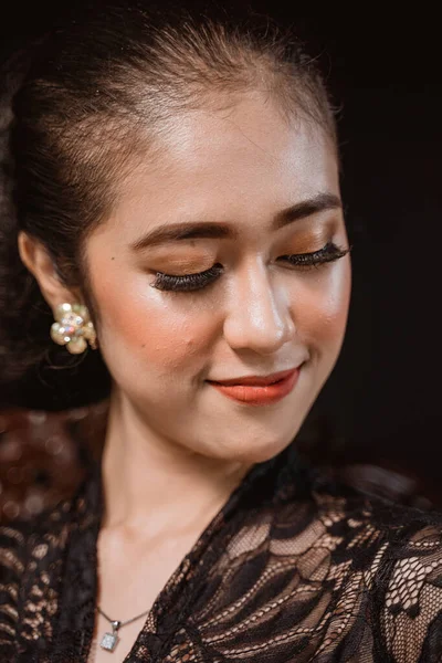 Portret van jonge Javaanse vrouw — Stockfoto
